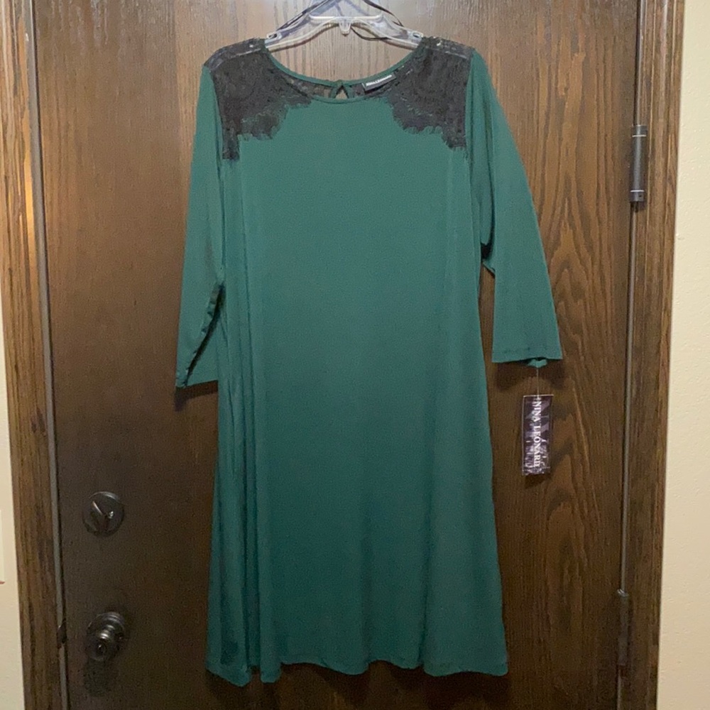 *NEW WITH TAGS Nina Leonard Green Dress 3/4 Sleeve